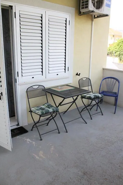 Apartment Bile Kastela Croatia